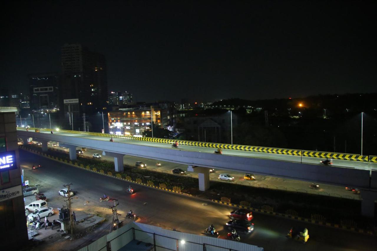 Skyview Suites Hyderabad Eksteriør bilde