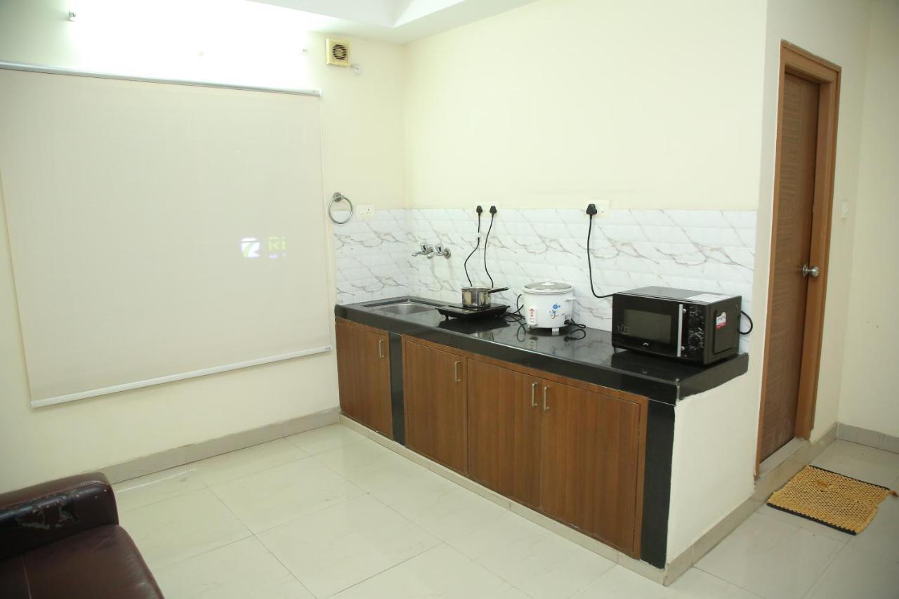 Skyview Suites Hyderabad Eksteriør bilde